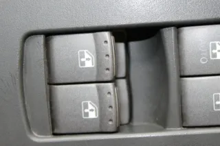 Fensterheberschalter Schalter vorne links 72250-09000 SsangYong Kyron Bj.06 - Bild 4