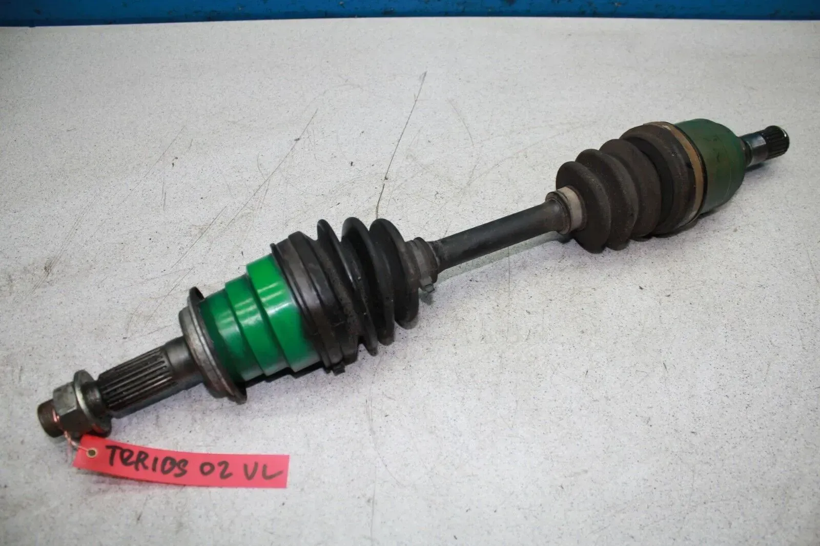 Antriebswelle Gelenkwelle vorne links Daihatsu Terios I 1.3 4WD J1 Bj.02 - Bild 1
